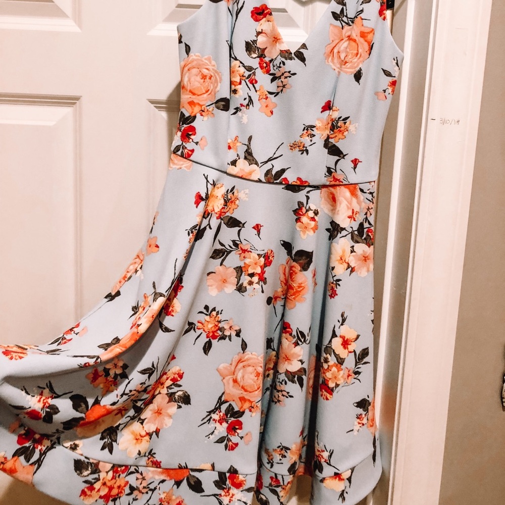 super cute flowery dress